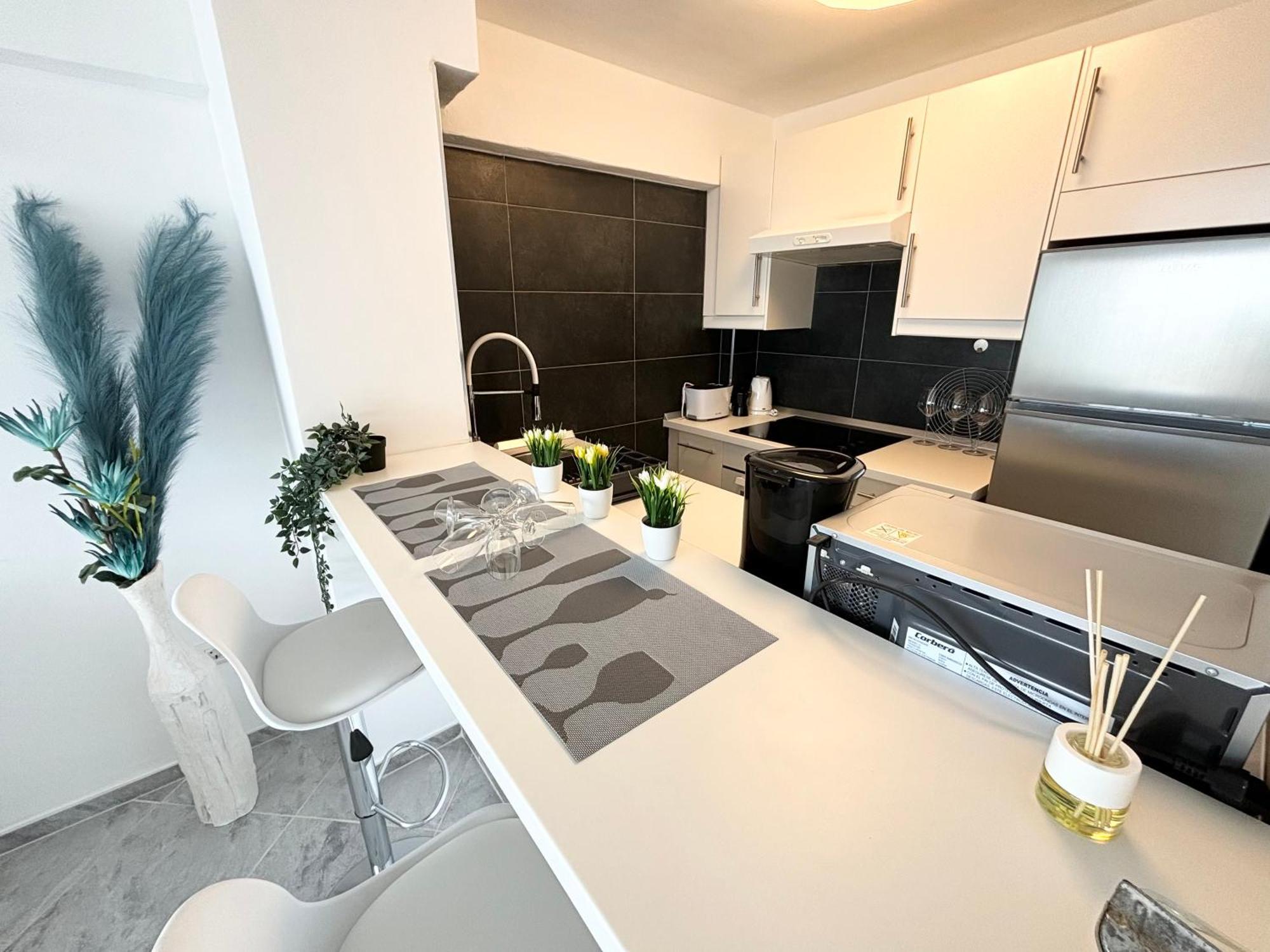 Luxury Ocean View Apartment 6Th Floor Лос-Крістіанос Екстер'єр фото